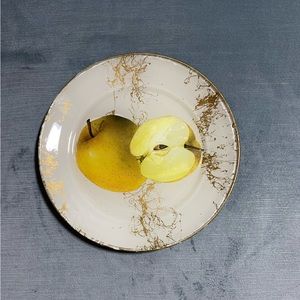 Signed Leslie Linsley Nantucket apples decoupage plate sealed on both sides